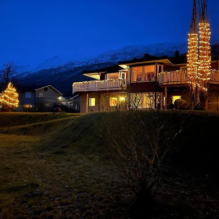 Liten Kjellerleilighet. Landlig Rolig Omrade. Tromso Exterior photo